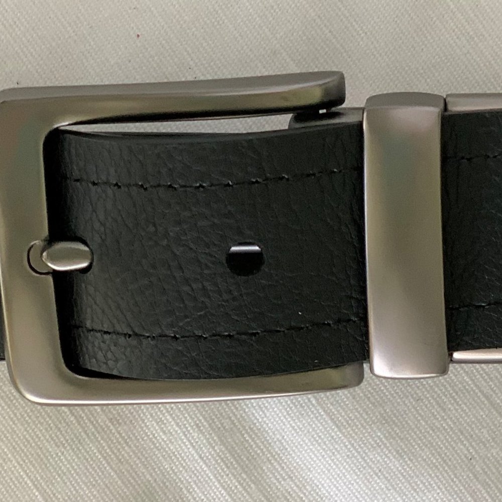 Columbia Black Outer , Brown Inside Leather Men's Belt SizeLarge